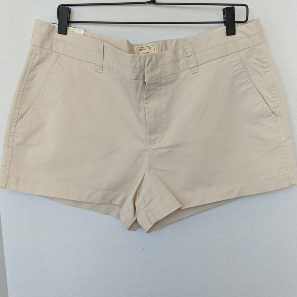 NWT GAP Khaki Shorts